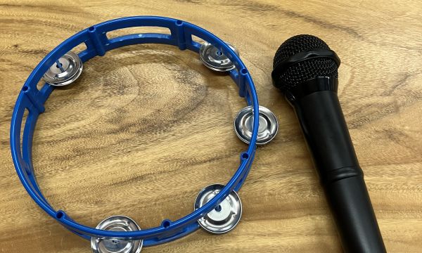 🎤　カラオケ大会を開催しました～　♬